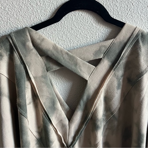 POL Cream Tie Dye Oversized Sweatshirt with Cross Back and Balloon Sleeve LG - Picture 11 of 11